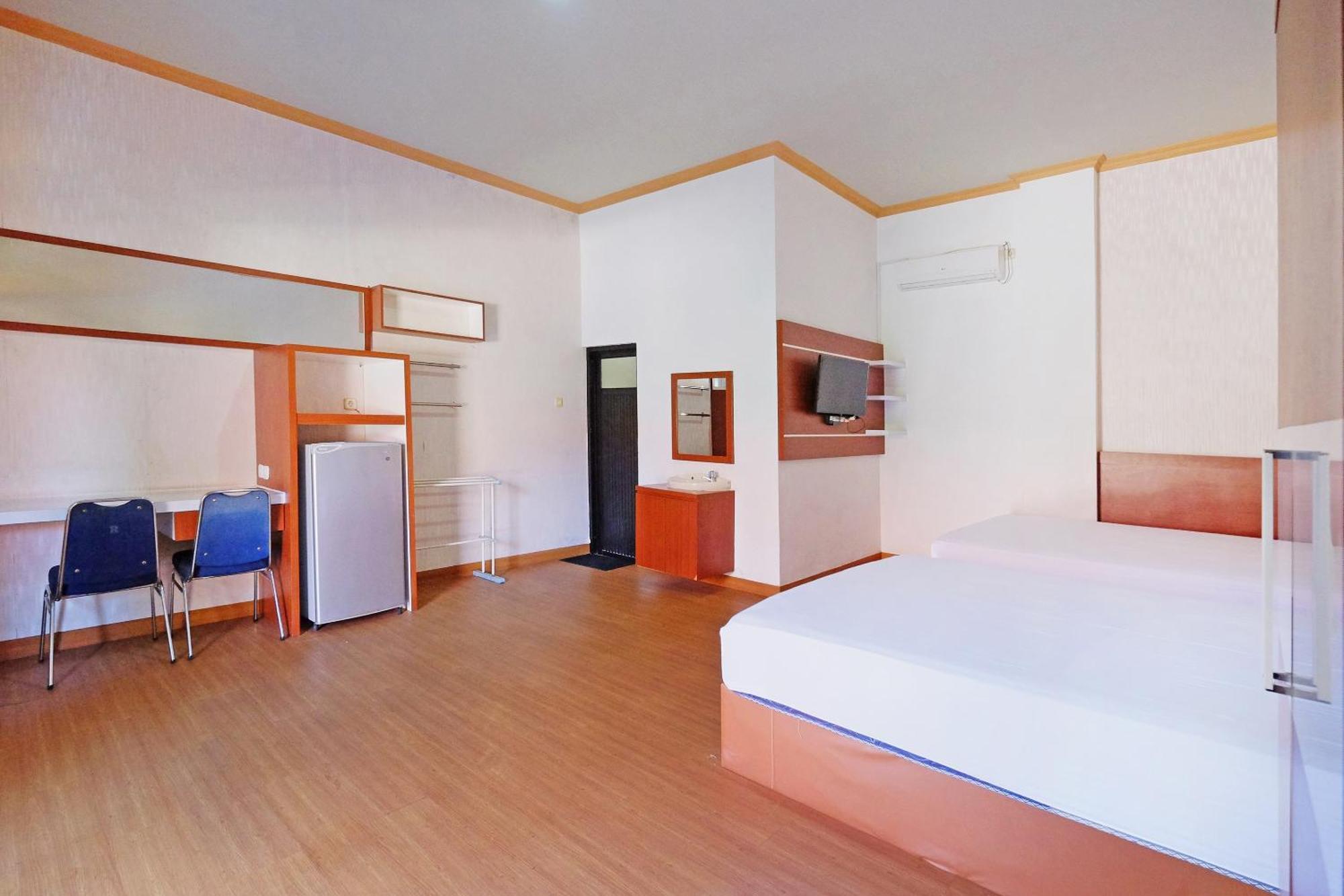 Collection O 91046 Hotel Remaja Indah Masamba Luaran gambar